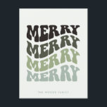 Merry Groovy Wavy Green Typography Christmas Feestdagenkaart<br><div class="desc">Merry Merry Christmas Kaart: een retro ontwerp,  met een golvende  typografie en een gedempt groen palet.</div>