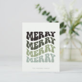 Merry Groovy Wavy Green Typography Christmas Feestdagenkaart (Staand voorkant)
