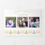 Merry Happy Tan Elegant InterGeloof 5 Foto Drieluik Wenskaart<br><div class="desc">Creëer uw eigen 5 foto-drieledige vakantiekaarten met dit moderne elegante Merry Happy Alles-interreligieuze ontwerp. Het horizontale ontwerp kenmerkt drie van uw favoriete afbeeldingen op de voorzijde, elk met een dun geel lijst. De overeenstemming met de tekst in moderne gemengde lettertypen bovenaan is gebalanceerd door een rij van vijf gele gouden...</div>