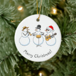 Merry Jazzy Christmas Snowman Funny Jazzband Keramisch Ornament<br><div class="desc">Schattige Merry Christmas Ceramic Ornament heeft een cartoon-illustratie van grappige Jazzband: drie sneeuwpoppen die een prachtig kerstdeuntje spelen. Geweldig stuk van uw interieur ter gelegenheid van het beste vakantieseizoen. Aarzel nooit om contact met me op te nemen via Zazzle als je hulp nodig hebt om de tekst op dit ornament...</div>