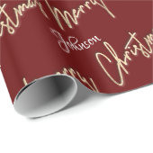 Merry kerst Golden Script Name Custom Burgundy Cadeaupapier (Rol Hoek)