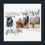 Merry KerstBlack Winter Floral Foto Magnet<br><div class="desc">Maak kennis met de Kaart van de prettige kerstzwarte winter met de botanische foto Magnet Holiday! Deze mooie kaart bevat drie van uw favoriete foto's in zwart-wit, met 'prettige kerst' in een modern handgeschreven duo van serif-type. De kaart is voorzien van donkerzwarte, rode en ontroostbare groene winterplantaardige stoffen, waardoor het...</div>