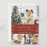 Merry kerstfoto Collage Classic Red Gold Feestdagenkaart<br><div class="desc">Vrolijk kerstkaartjes met afbeeldingen met fotocollage, met drie (3) afbeeldingen, faux golden foil typografie en gouden bokeh-rand, tegen klassieke rode achtergrond. Dezelfde rand met onduidelijke stippen, op groene achtergrond, past de achterkant van dit ontwerp aan. Eenvoudig aan te passen met uw favoriete foto's, kleuren en tekst. NOTA: om het onderwerp...</div>