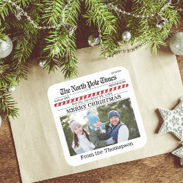 Merry kerstfoto Whimsical Newspapier Print Vierkante Sticker