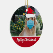 Merry Kerstmis Funny Dog in Face Mask Keramisch Ornament (Rechts)