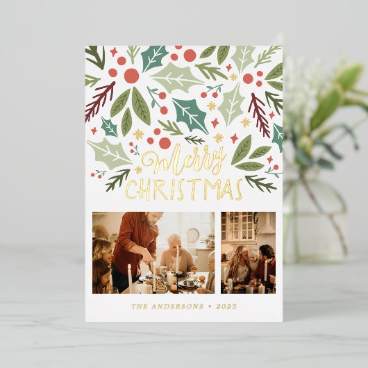Merry Kerstmis Holly Berry Foliage Two Photo Folie Feestdagenkaart (Staand Voorkant)