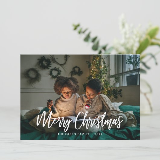 Merry Kerstmis Modern Brush Script Feestdagenkaart (Staand voorkant)