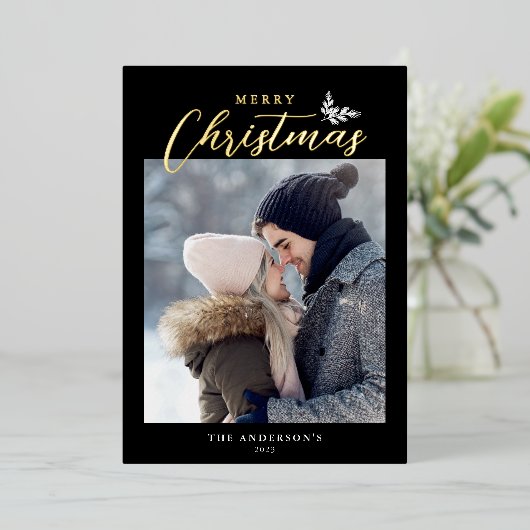 Merry Kerstmis Modern Script Photo Black Gold Folie Feestdagenkaart (Staand Voorkant)