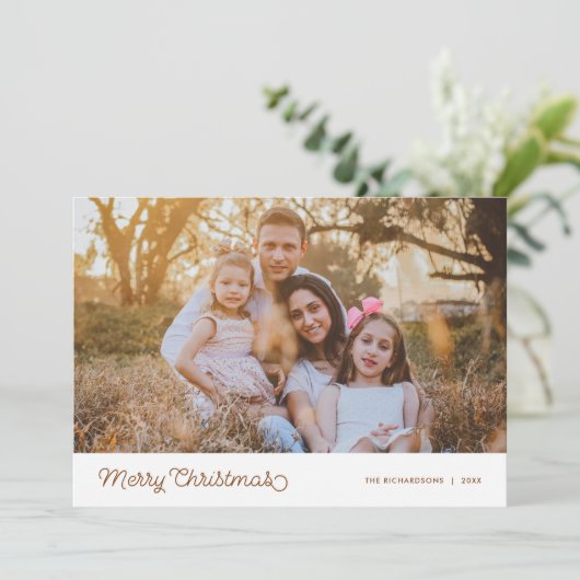 Merry Kerstmis Modern Script Photo Feestdagenkaart (Staand voorkant)