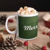 Merry-kerstpine-structuur dicht koffiemok