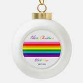 Merry Kerstregenboogvlag LGBT Naam toevoegen Keramische Bal Ornament (Voorkant)