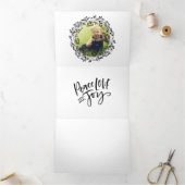 Merry Kerstwinter Snow Falling Green Foto Drieluik Wenskaart (Binnen)