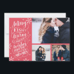 Merry Kisses Warm Wishes | Vakantie | Rood| 3-Foto Save The Date<br><div class="desc">Vakantie slaat de datumkaart op. Deze moderne en schitterende fotokaart verdubbelt als een bewaarkaart voor het pas aangeworven paar. Op de voorzijde staan 3 van uw foto's, voorzien van met de hand getekende sneeuwvlokken en met de hand geschreven typografie, die zegt: "Merry Kisses and Warm Holiday Wishes from the Soon...</div>