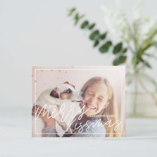 Merry Kissmas Script | Chique stijlvolle & trendy  Feestdagenkaart (Staand voorkant)