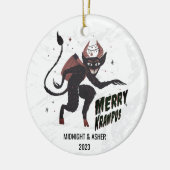 Merry Krampus Typografie Kerstmis Keramisch Ornament (Links)