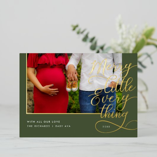 Merry Little Everything Baby on Way Foto Folie Feestdagenkaart (Staand Voorkant)