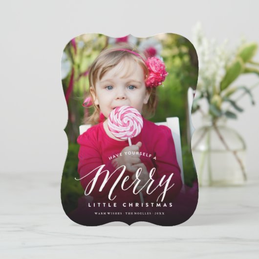 Merry Little Kerstmis Modern Typografie Foto Feestdagenkaart (Staand voorkant)
