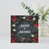 Merry Macabre Schedel Krans Gothic Kerst Feestdagenkaart (Staand voorkant)