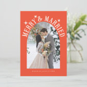 Merry & Married Arch Pas getrouwd Foto Rood Feestdagenkaart (Staand voorkant)