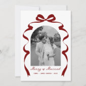 Merry & Married Bow Foto Kerst Passen getrouwd Feestdagenkaart (Voorkant)
