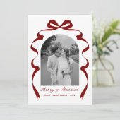 Merry & Married Bow Foto Kerst Passen getrouwd Feestdagenkaart (Staand voorkant)