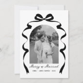 Merry & Married Bow Foto Kerst Passen getrouwd Feestdagenkaart (Voorkant)