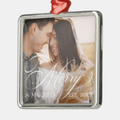 Merry & Married Elegant Script Newlyweds Photo Metalen Ornament (Links)