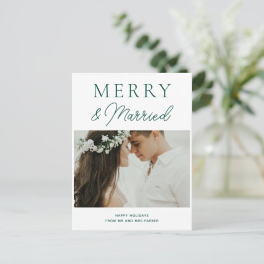 Merry Married Modern Green Script Foto Kerstmis Feestdagenkaart (Staand voorkant)