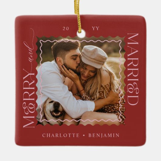 Merry & Married Modern Minimal Wavy Photo Keepsake Keramisch Ornament (Voorkant)