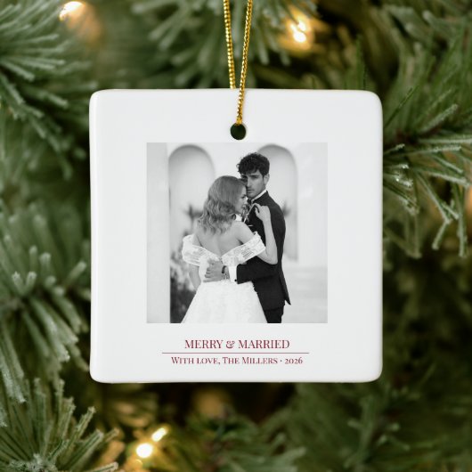 Merry & Married - Personalized Newlywed Christmas Keramisch Ornament (Boom)