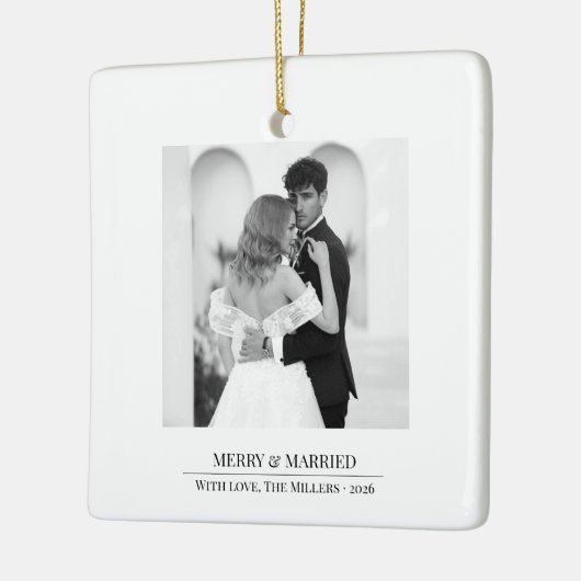 Merry & Married - Personalized Newlywed Christmas  Keramisch Ornament (Links)