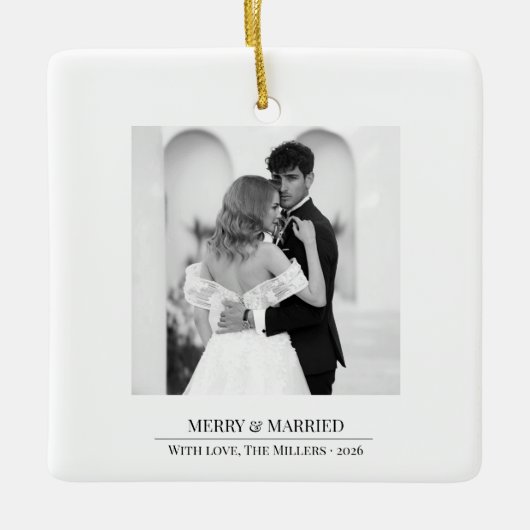 Merry & Married - Personalized Newlywed Christmas Keramisch Ornament (Voorkant)