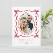 Merry Married Red Bow Passen getrouwd Kerstfoto Feestdagenkaart (Staand voorkant)