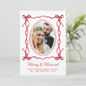 Merry Married Red Bow Passen getrouwd Kerstfoto Feestdagenkaart (Staand voorkant)