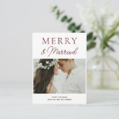 Merry Married Red Script Moderne Foto Kerstmis Feestdagenkaart (Staand voorkant)