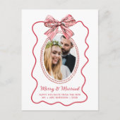 Merry Married Red Wavy Lijst Bow Foto Kerst Feestdagenkaart (Voorkant)