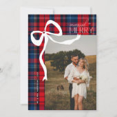 Merry & Married Script Photo Christmas Tartan Bow Feestdagenkaart (Voorkant)