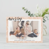 MERRY-minimalist voor Modern Beige Pine Bough Scri Feestdagenkaart (Staand voorkant)