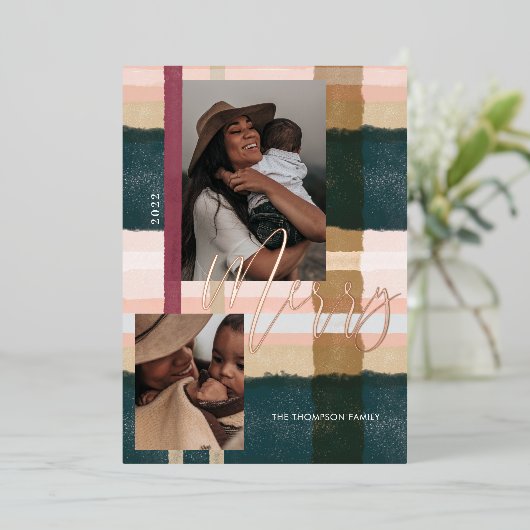 Merry Modern Green & Pink Pset Two Foto Folie Feestdagenkaart (Staand Voorkant)