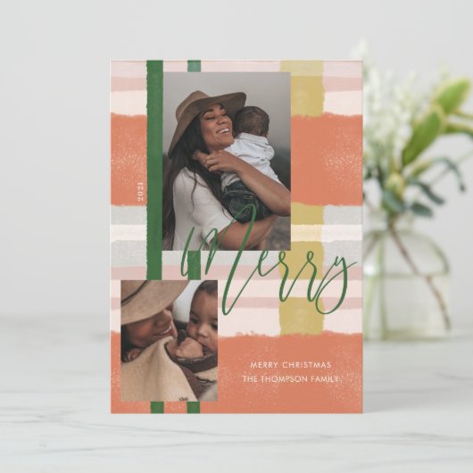 Merry Modern Peach & Green Plays Two Photo Feestdagenkaart (Staand voorkant)