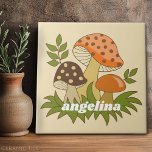 Merry Mushroom met aangepaste naam Tegeltje<br><div class="desc">Een leuk ontwerp met funky paddenstoelen. Een terugwerpontwerp met avocado groen, bruin en sinaasappel tinten.</div>