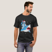 Merry Sharkmas Funny Santa Hat Yeti Riding Shark C T-shirt (Voorkant volledig)