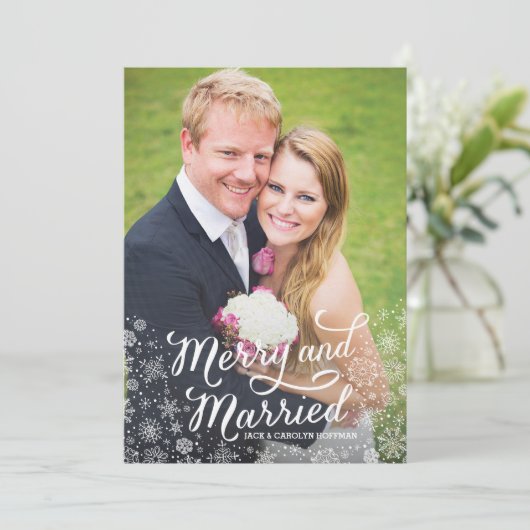 Merry Snowflakes Pas getrouwd kerstfotokaart Feestdagenkaart (Staand voorkant)