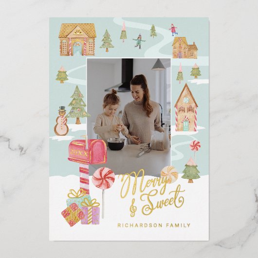 Merry & Sweet Gingerbrood Snoep Town Family Foto Folie Feestdagenkaart (Voorkant)