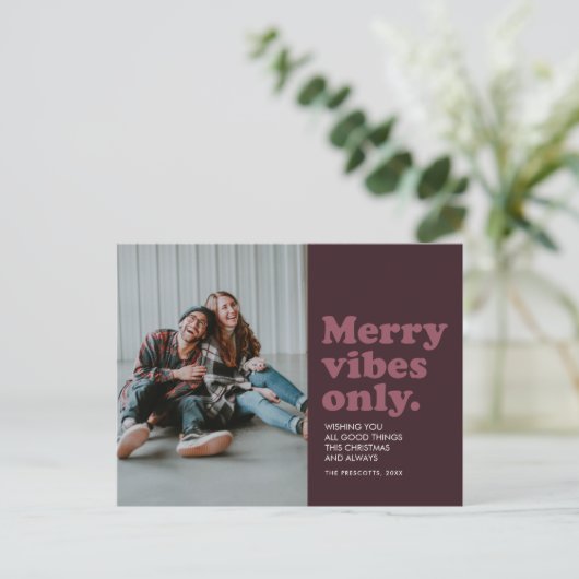 Merry vibes only retro berry feestdagenkaart (Staand voorkant)