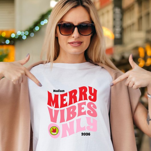 Merry Vibes Only Roze Rood Leuk Meisje Kerstmis T-shirt