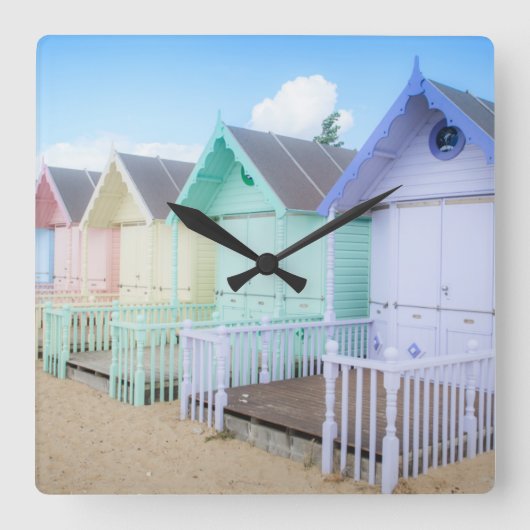 Mersea Island Beach Huts Vierkante Klok (Voorkant)