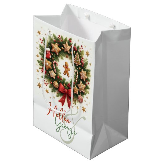 Mery Christmas Cones Mistletoe gepersonaliseerd Medium Cadeauzakje (Voorkant Gekanteld)
