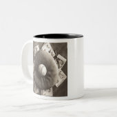 MES01BWD3 Baseball Cards.tif Tweekleurige Koffiemok (Voorkant links)