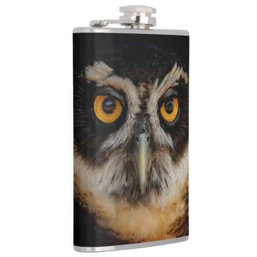 Mesmerizing Golden Eyes of a Spectacled Owl Heupfles (Rechts)